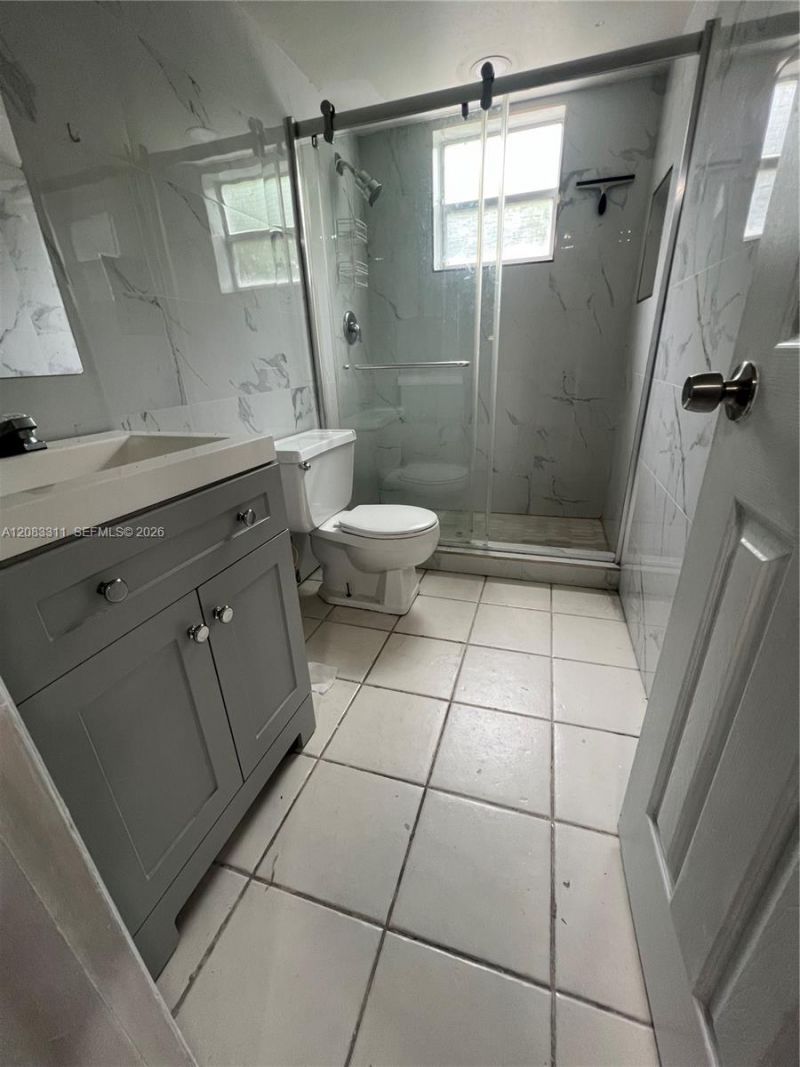30 SE 4th Ave, Unit 106, Hallandale Beach, FL 33009 Photo