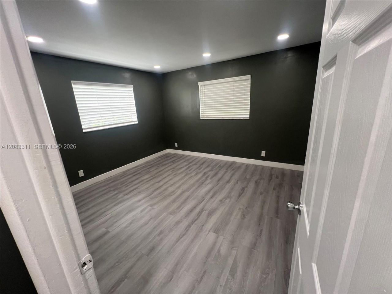 30 SE 4th Ave, Unit 106, Hallandale Beach, FL 33009 Photo