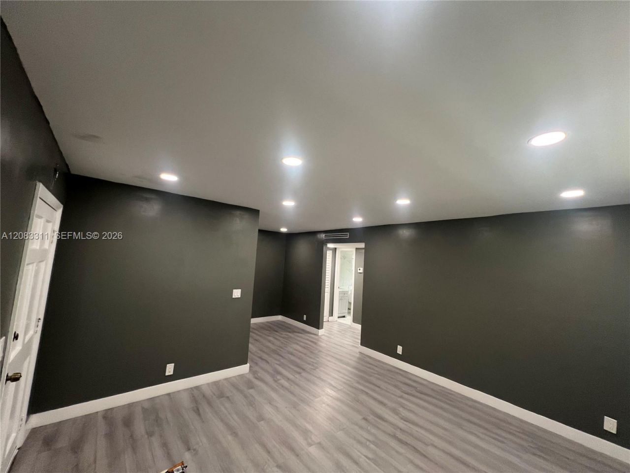 30 SE 4th Ave, Unit 106, Hallandale Beach, FL 33009 Photo