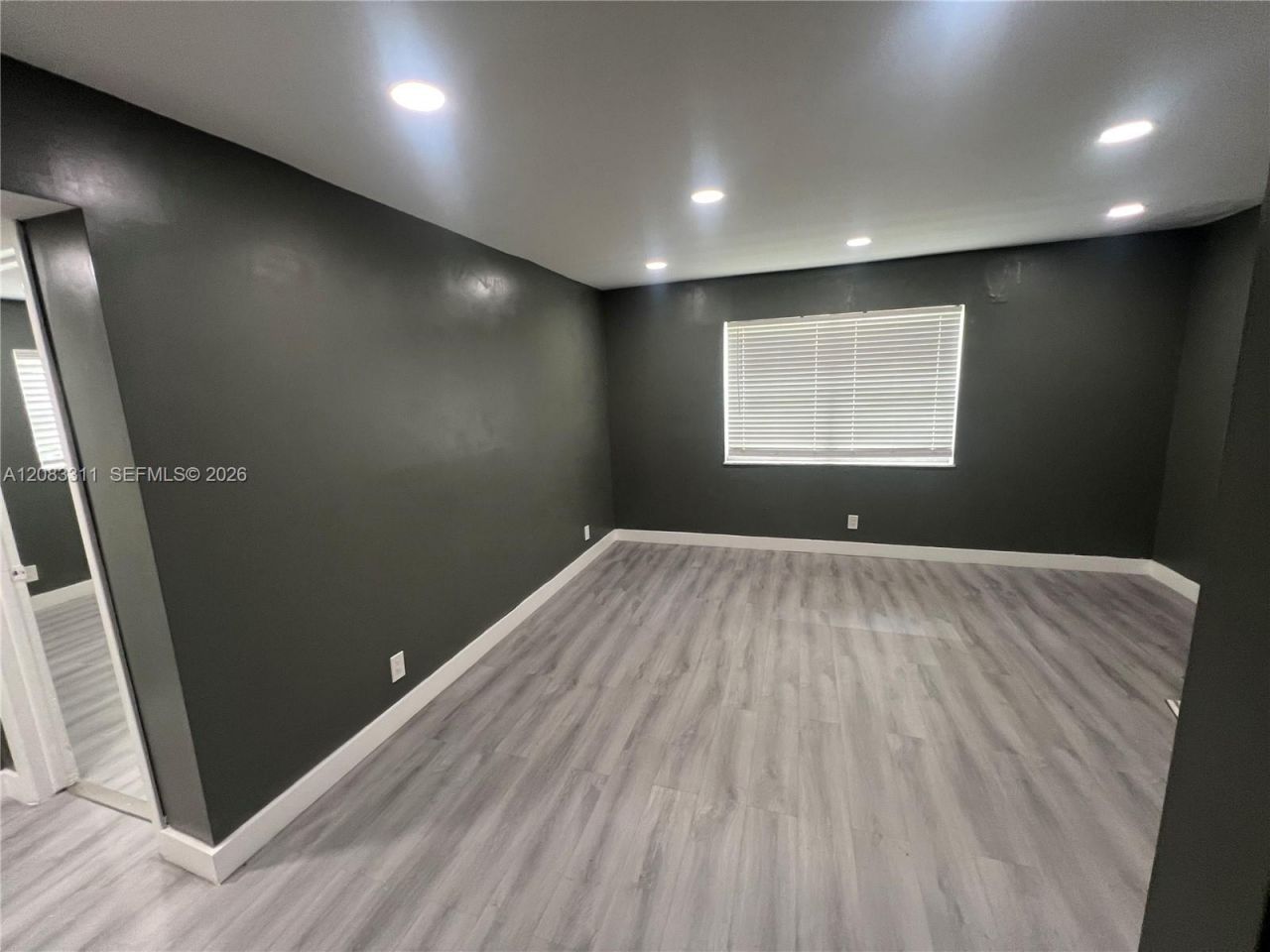 30 SE 4th Ave, Unit 106, Hallandale Beach, FL 33009 Photo