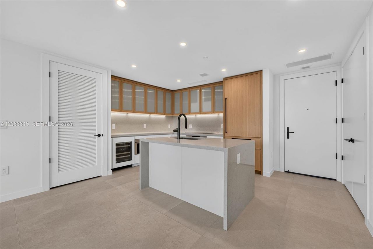2200 Brickell Avenue , Unit 315, Miami, FL 33129 Photo
