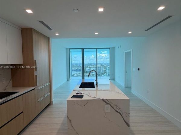 2411 Laguna Cir , Unit 2307, North Miami, FL 33181