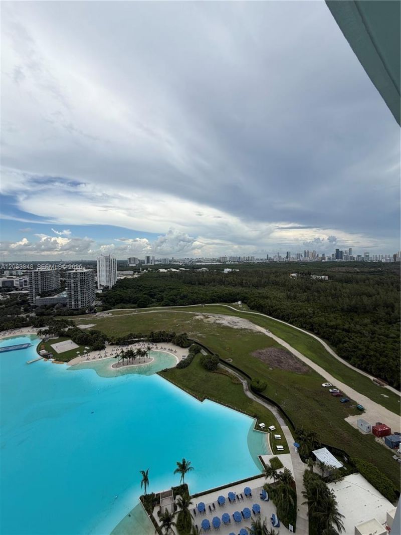 2411 Laguna Cir , Unit 2307, North Miami, FL 33181 Photo