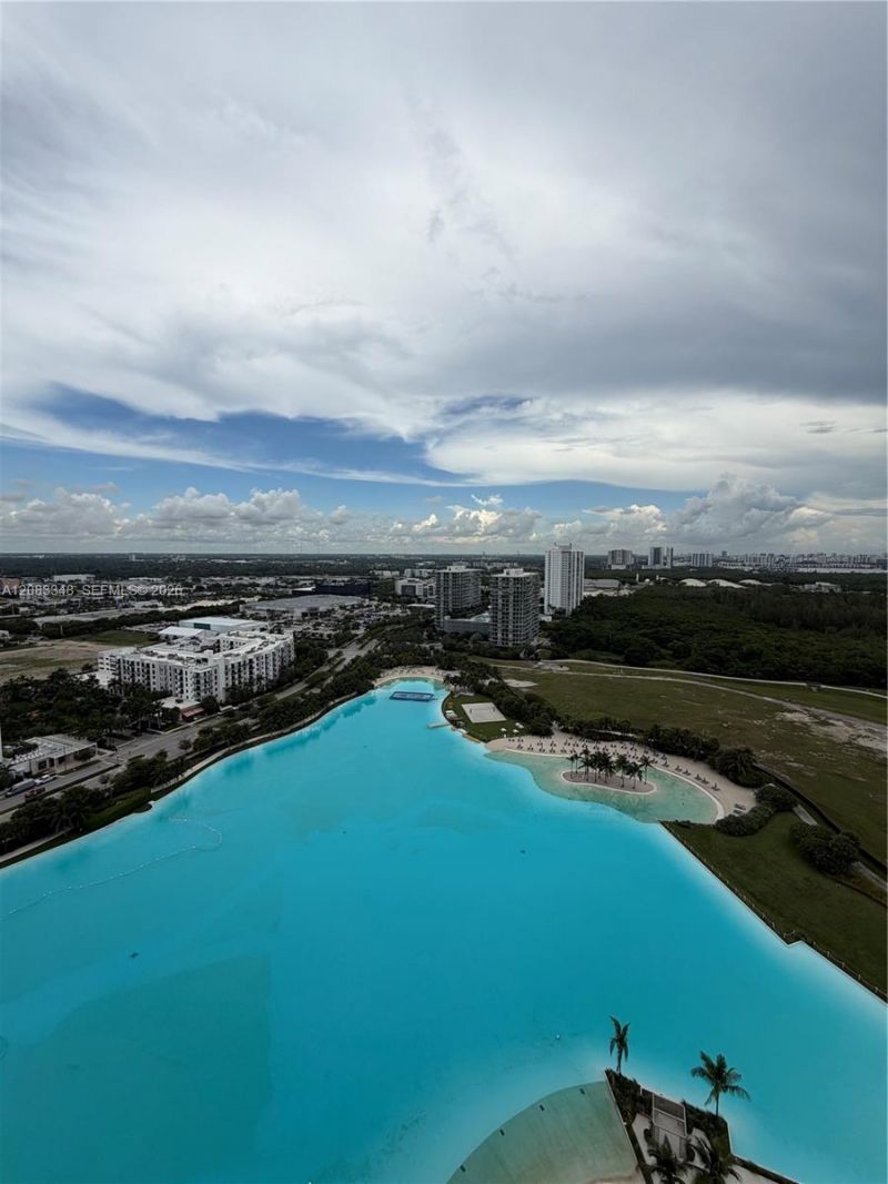 2411 Laguna Cir , Unit 2307, North Miami, FL 33181 Photo