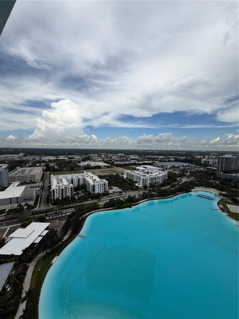 2411 Laguna Cir , Unit 2307, North Miami, FL 33181 Photo
