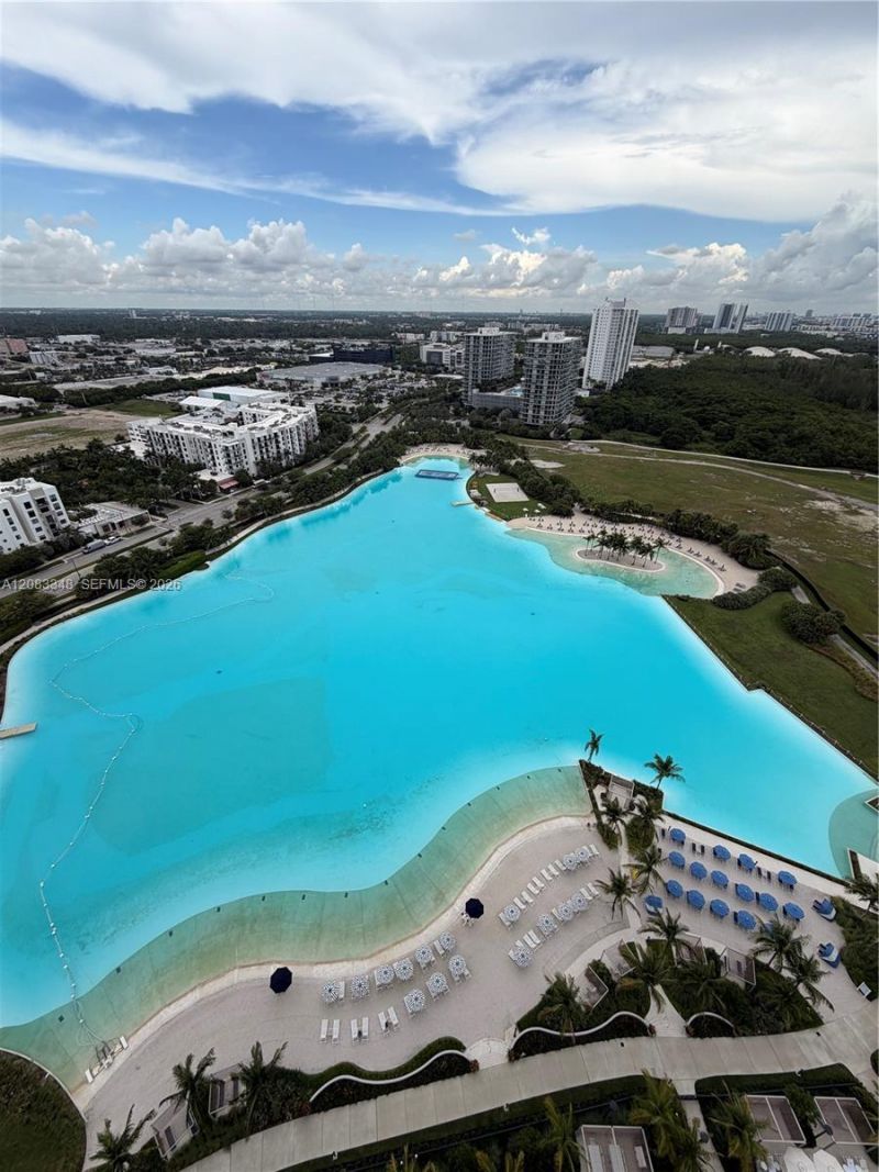 2411 Laguna Cir , Unit 2307, North Miami, FL 33181 Photo