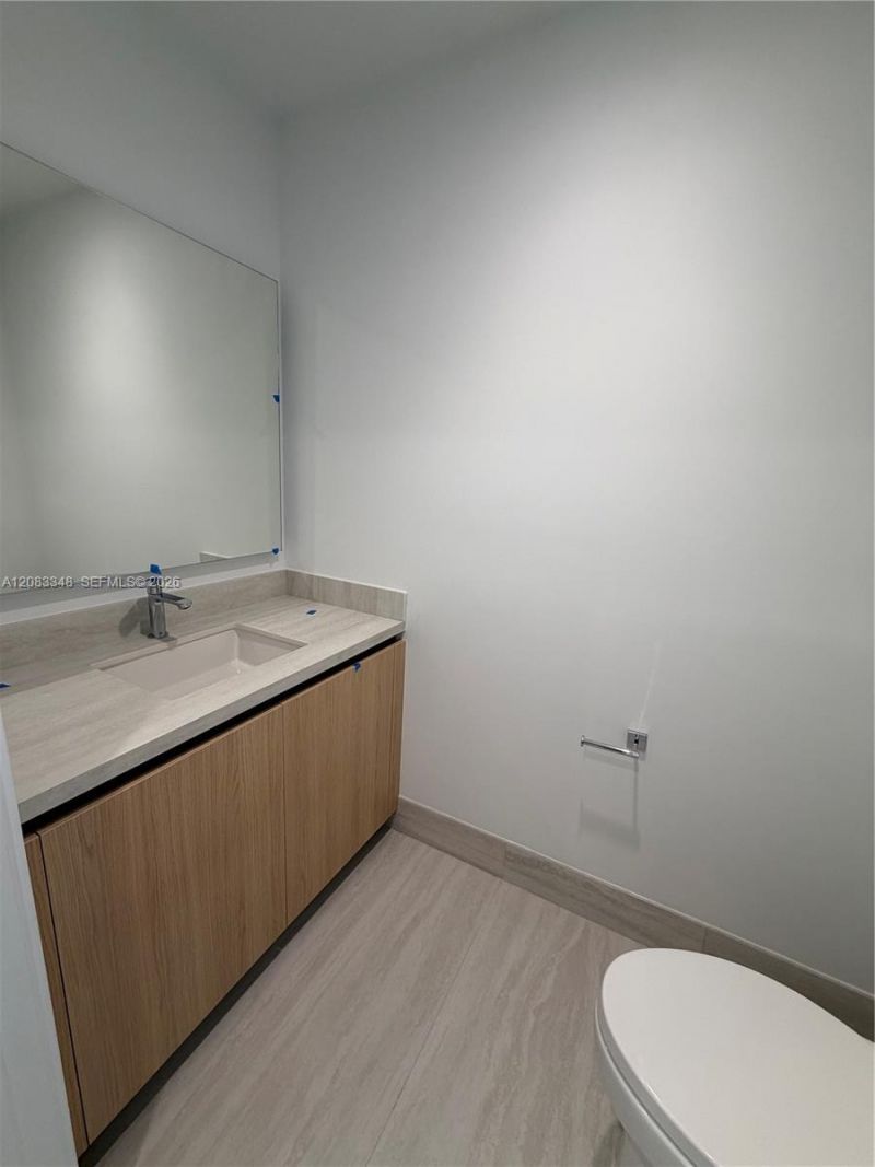 2411 Laguna Cir , Unit 2307, North Miami, FL 33181 Photo