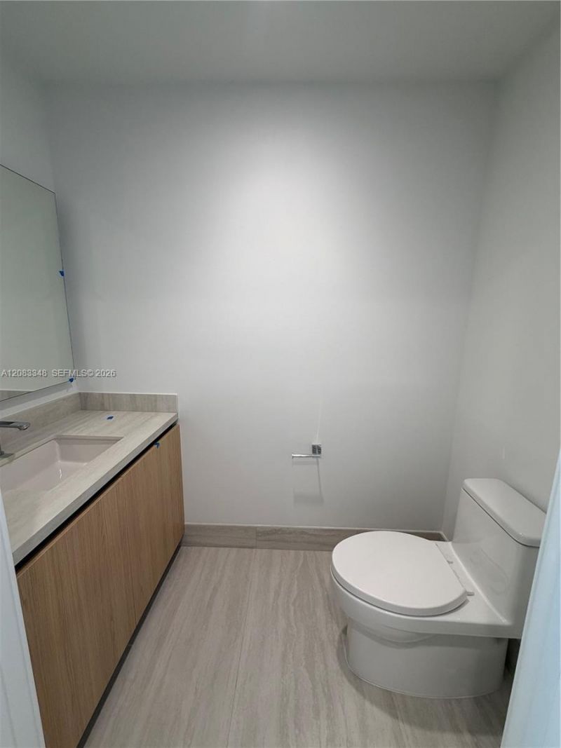 2411 Laguna Cir , Unit 2307, North Miami, FL 33181 Photo