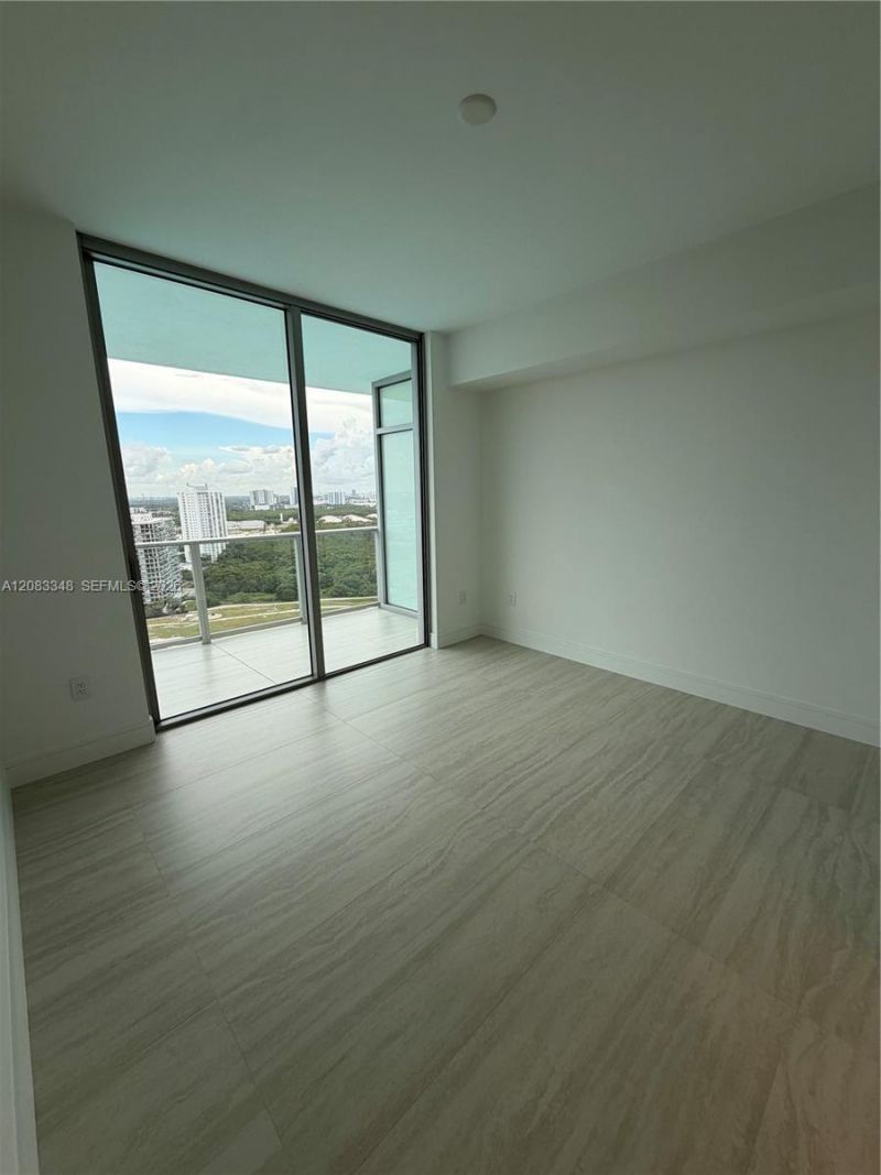 2411 Laguna Cir , Unit 2307, North Miami, FL 33181 Photo