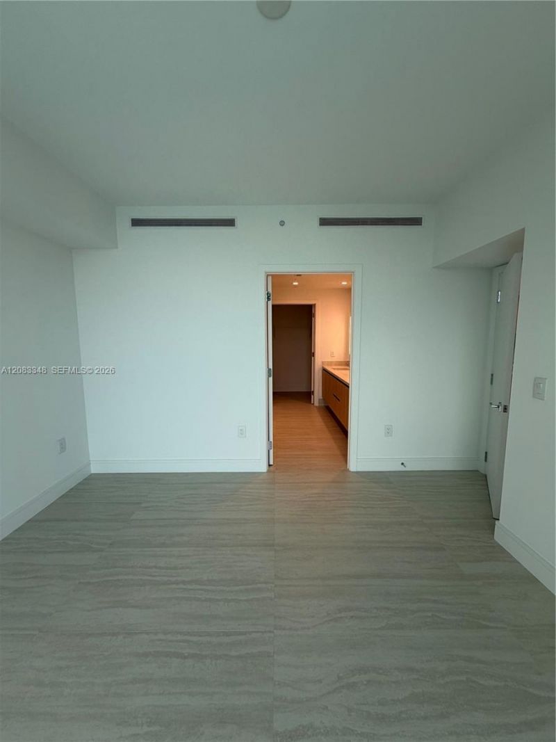 2411 Laguna Cir , Unit 2307, North Miami, FL 33181 Photo