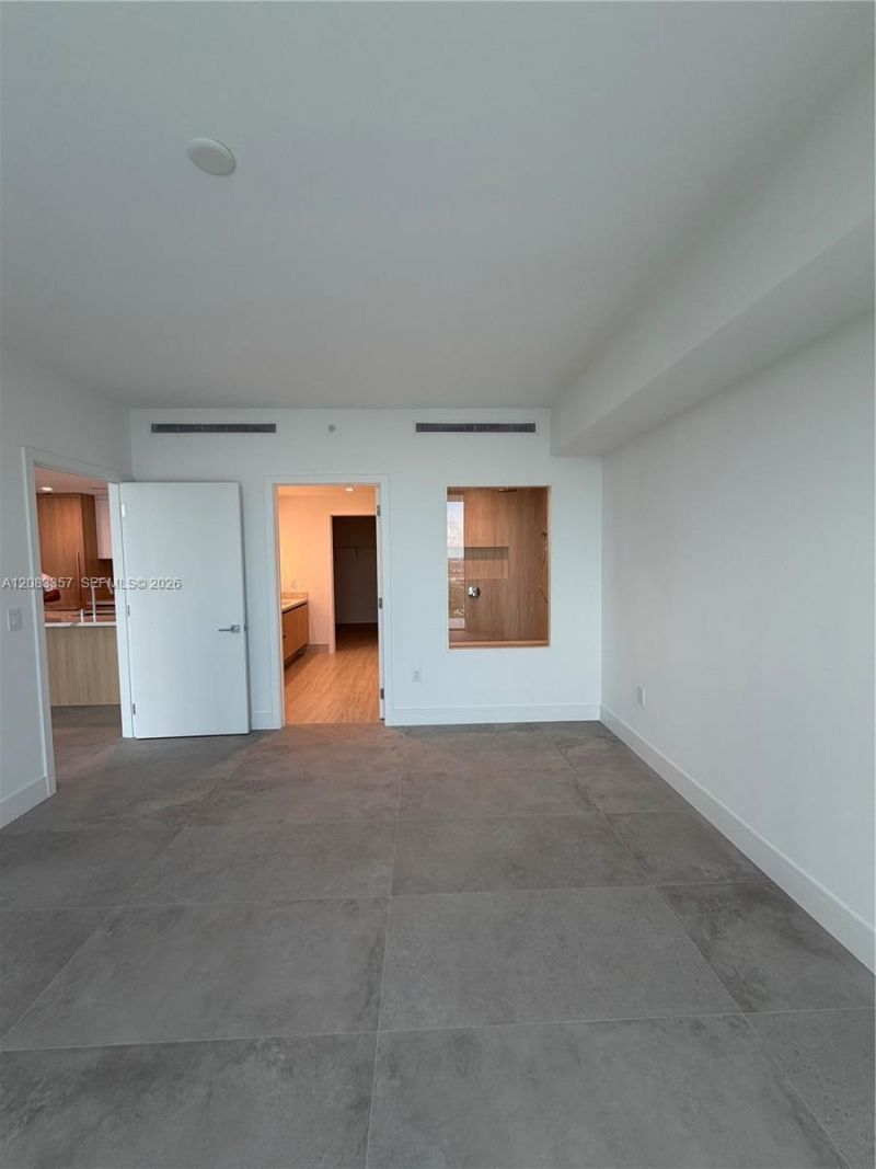 2411 Laguna Cir , Unit 2508, North Miami, FL 33181 Photo