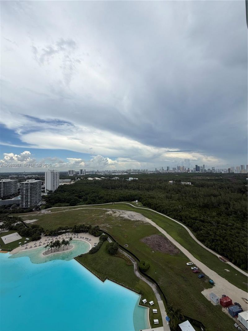 2411 Laguna Cir , Unit 2508, North Miami, FL 33181 Photo