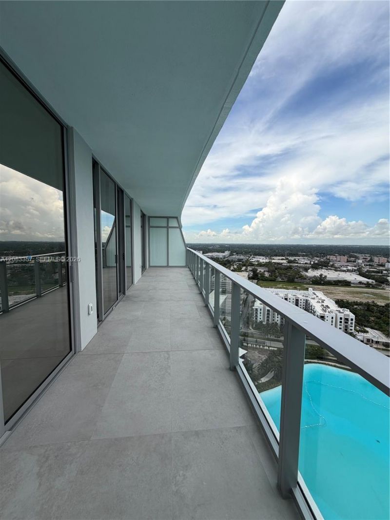 2411 Laguna Cir , Unit 2508, North Miami, FL 33181 Photo