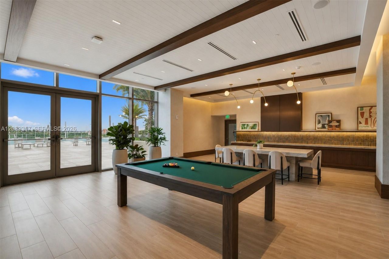 2411 Laguna Cir , Unit 2508, North Miami, FL 33181 Photo