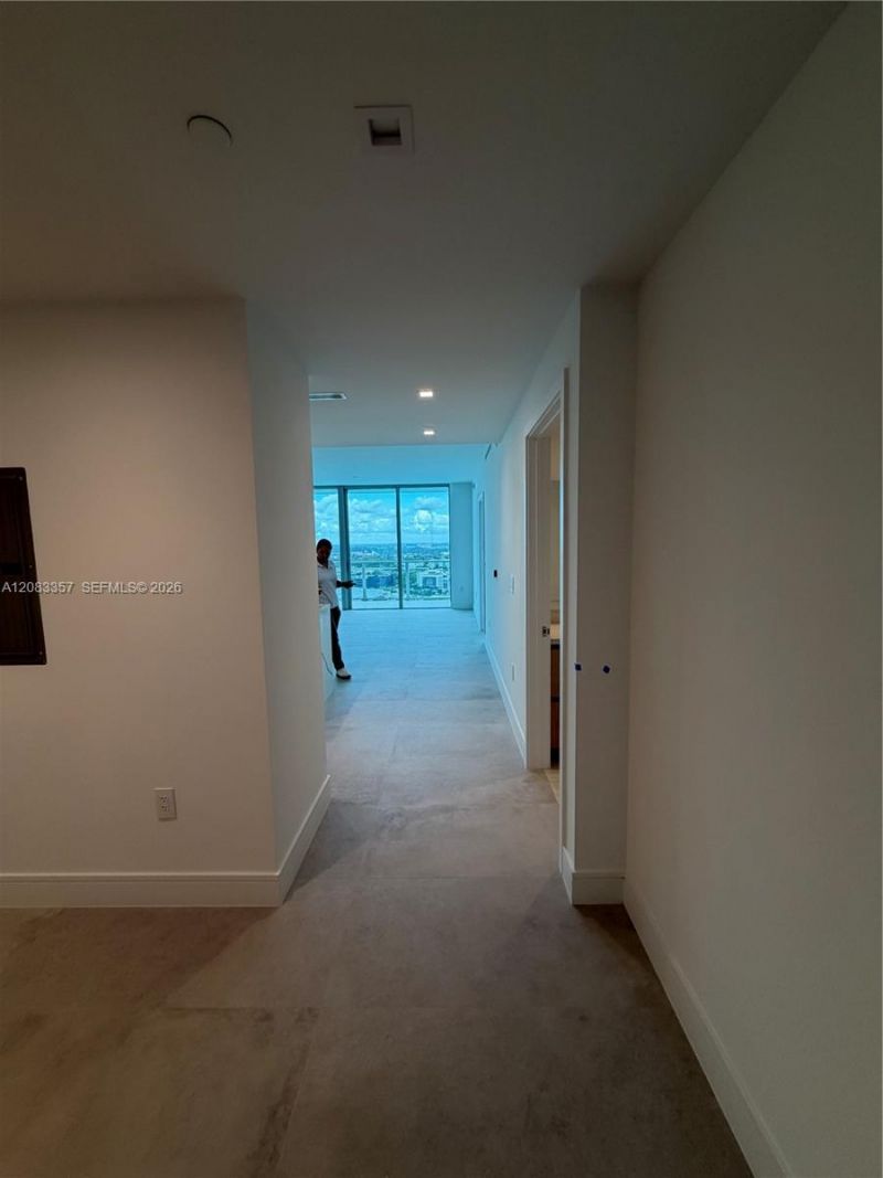 2411 Laguna Cir , Unit 2508, North Miami, FL 33181 Photo