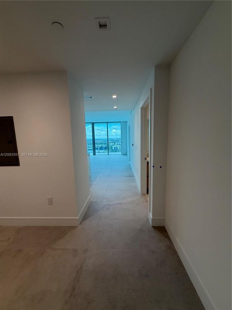 2411 Laguna Cir , Unit 2508, North Miami, FL 33181 Photo