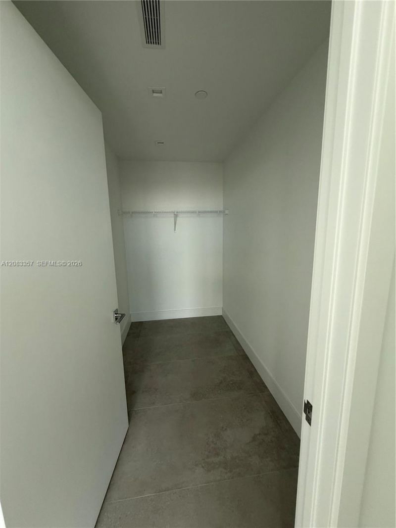 2411 Laguna Cir , Unit 2508, North Miami, FL 33181 Photo