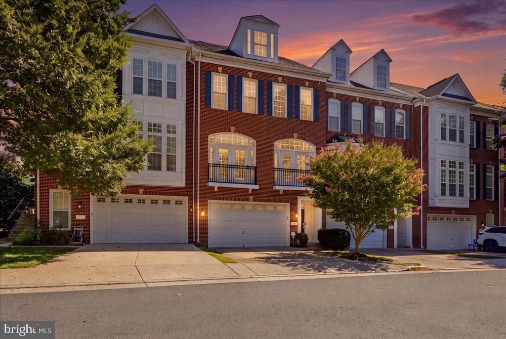 4363 Patriot Park Court, Fairfax, VA 22030 Main Photo