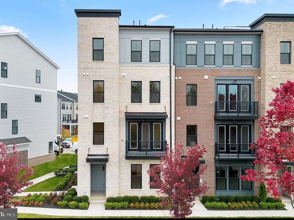 43312 FARRINGDON SQUARE, Unit 215, BROADLANDS, VA 20148