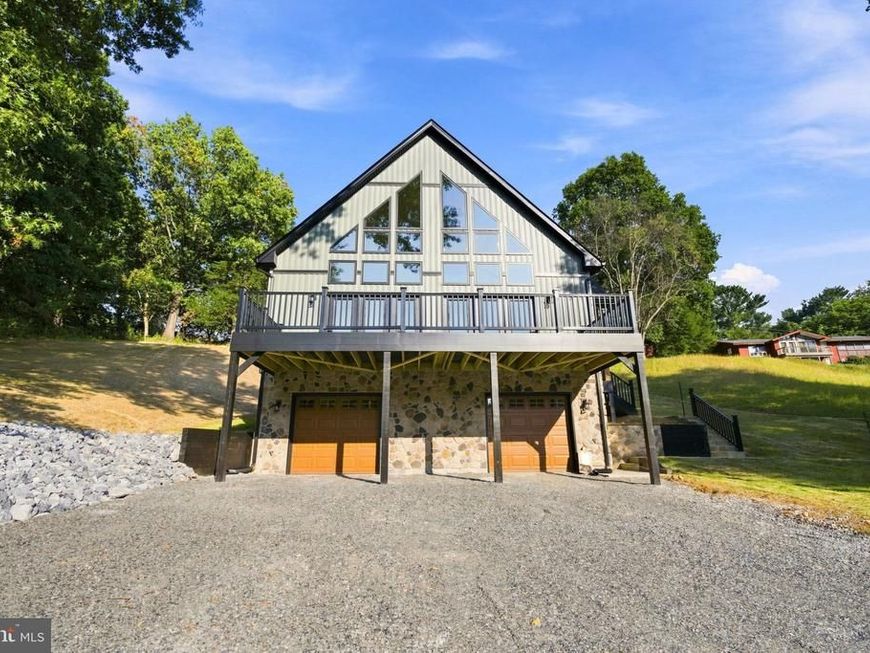 270 Country Road, Harpers Ferry, WV 25425 Main Photo
