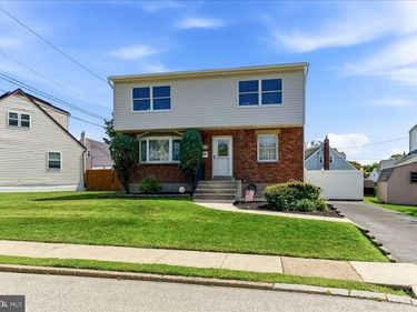 726 BROOKE CIRCLE, MORTON, PA 19070