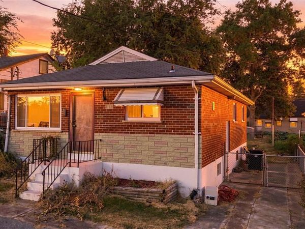 113 E Cartwright Avenue, Unincorporated, MO 63125