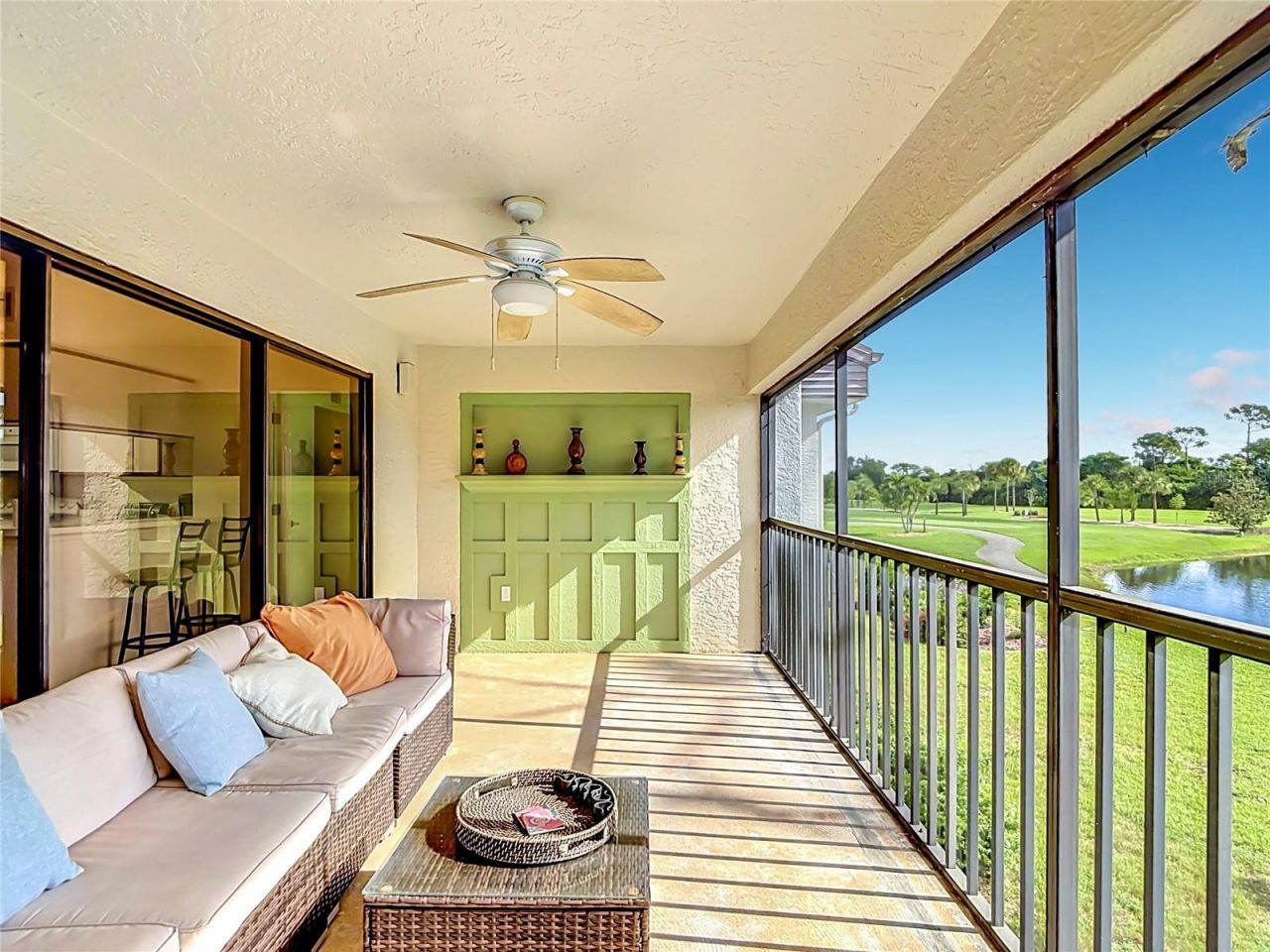 5925 Trailwinds Drive, Unit 925, Fort Myers, FL 33907 Photo
