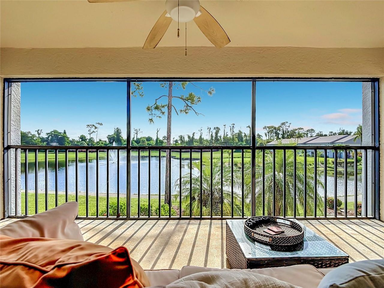 5925 Trailwinds Drive, Unit 925, Fort Myers, FL 33907 Photo