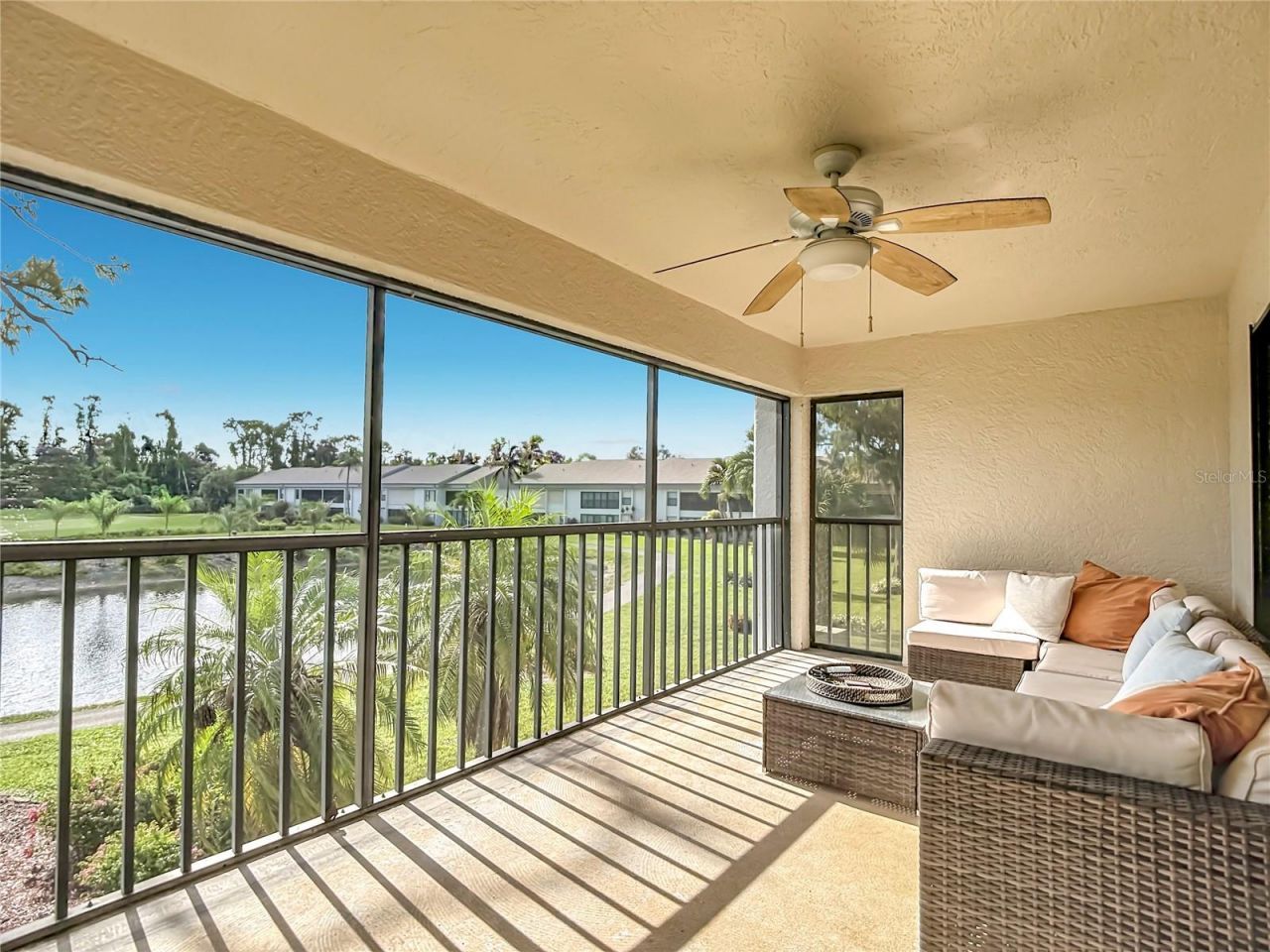 5925 Trailwinds Drive, Unit 925, Fort Myers, FL 33907 Photo