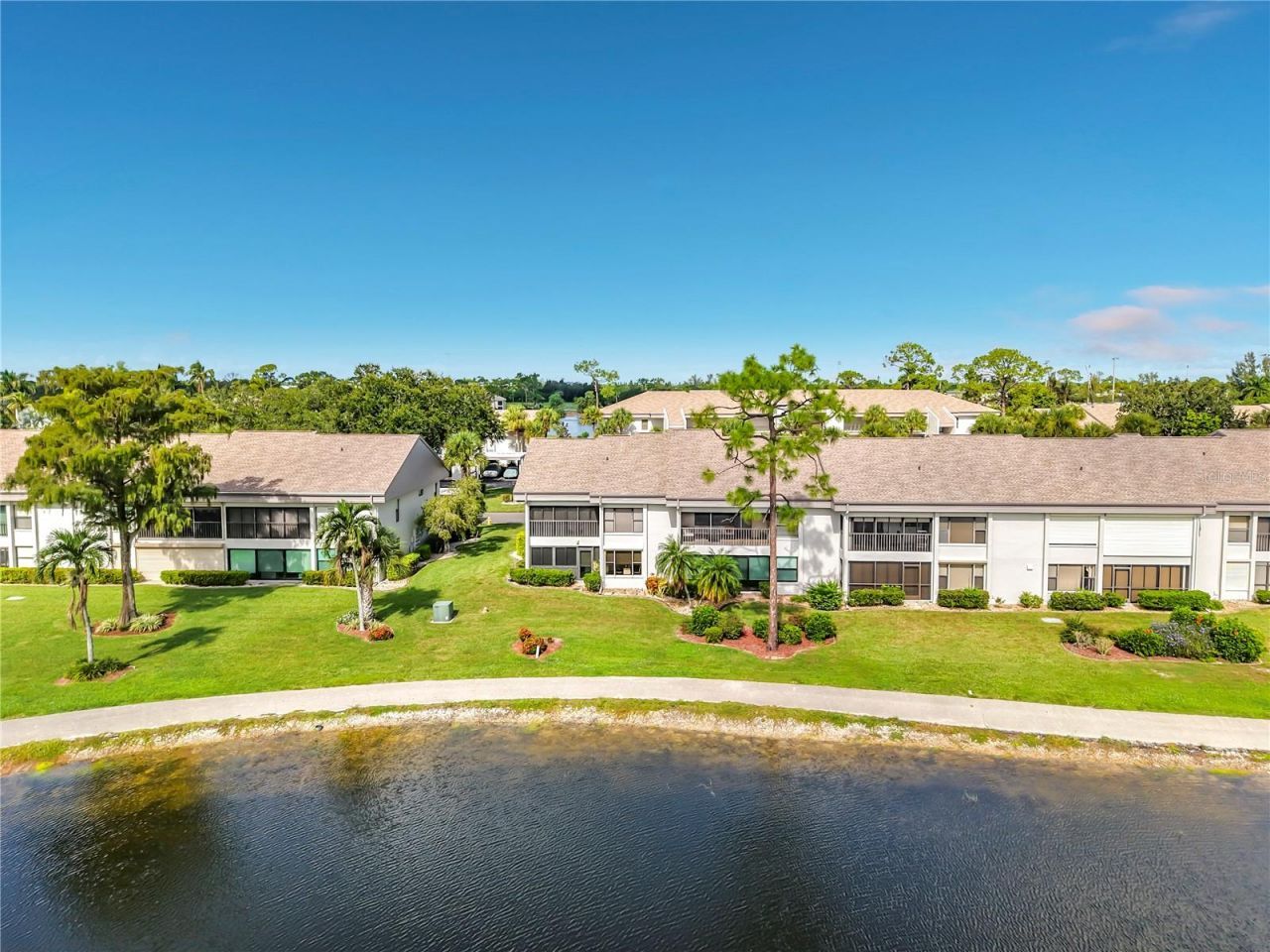 5925 Trailwinds Drive, Unit 925, Fort Myers, FL 33907 Photo