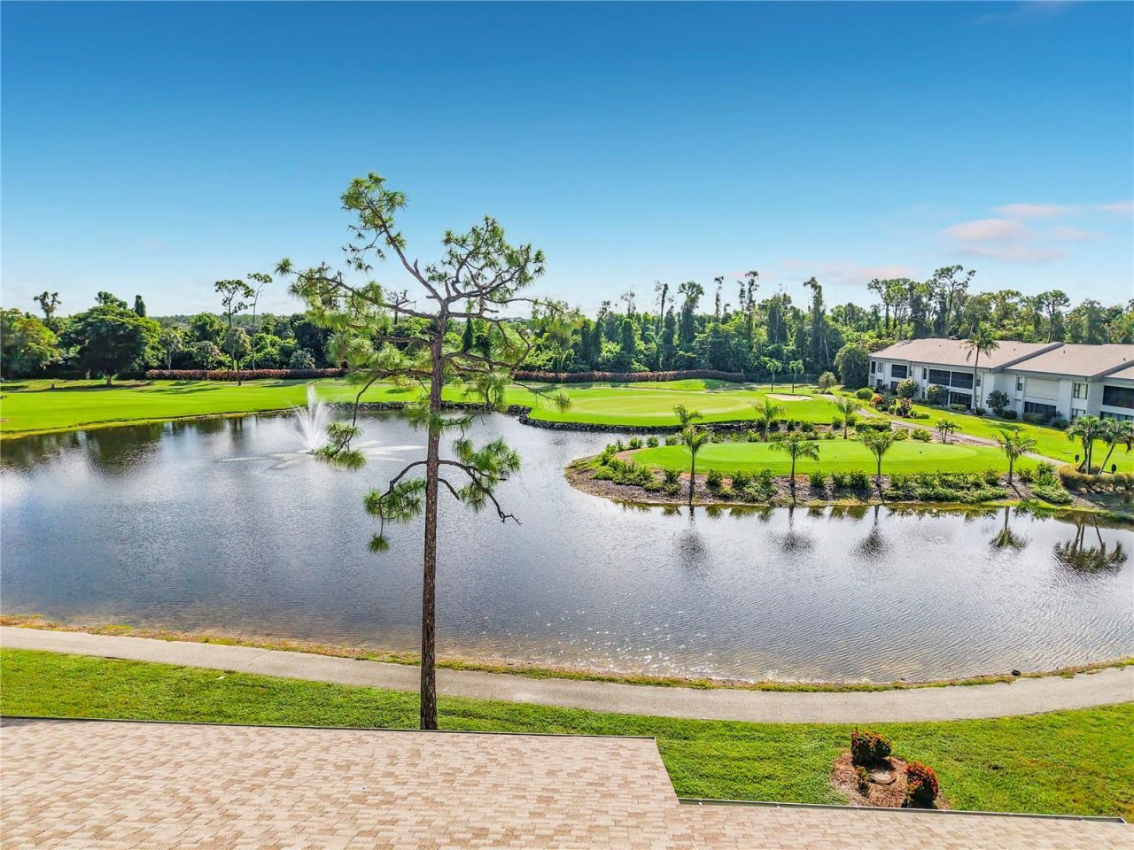 5925 Trailwinds Drive, Unit 925, Fort Myers, FL 33907 Photo