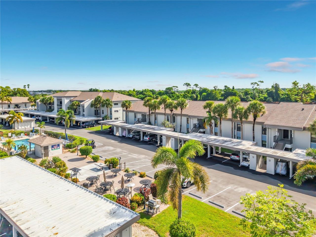 5925 Trailwinds Drive, Unit 925, Fort Myers, FL 33907 Photo