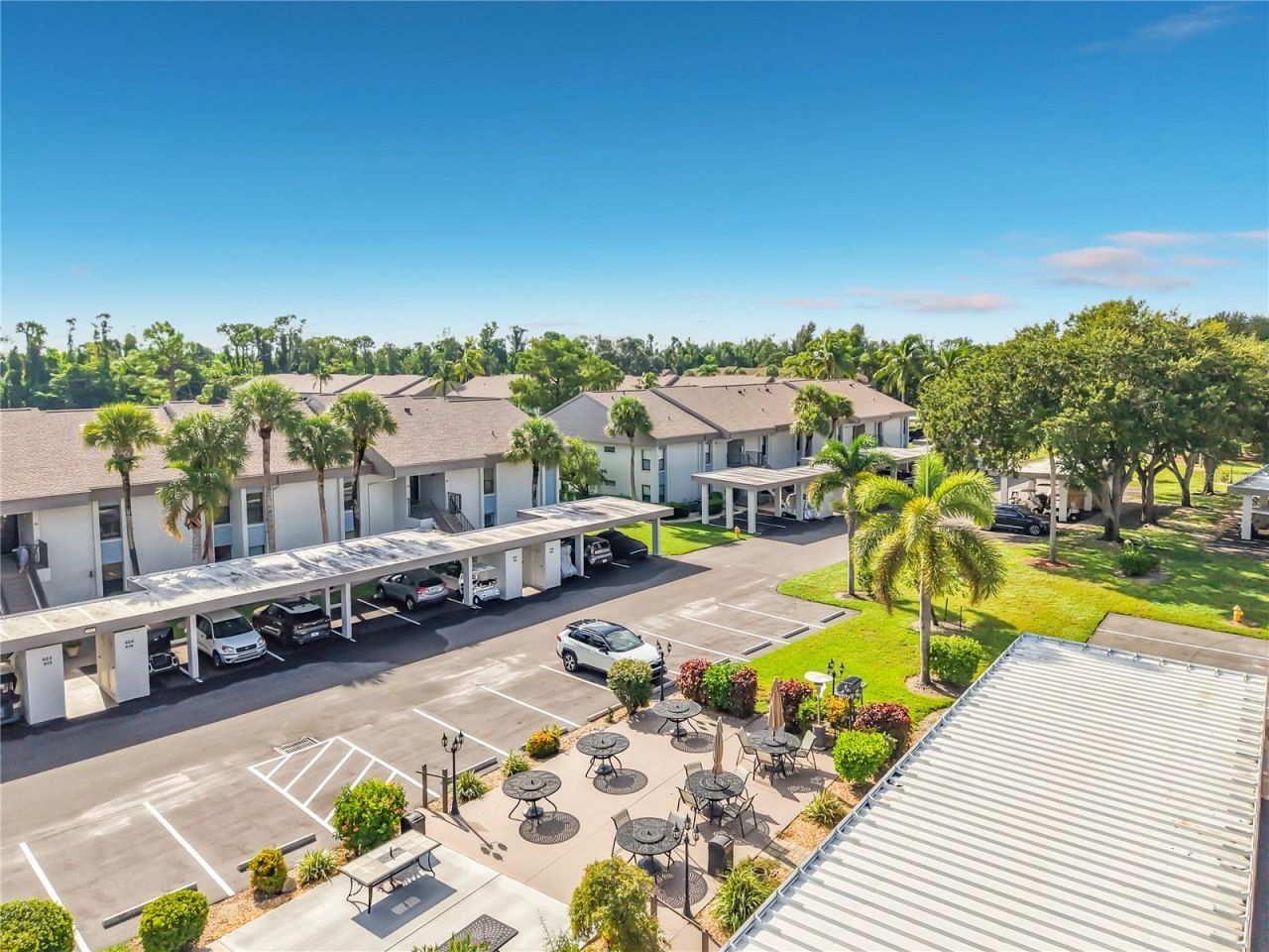 5925 Trailwinds Drive, Unit 925, Fort Myers, FL 33907 Photo