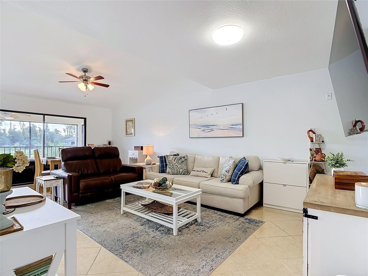 5925 Trailwinds Drive, Unit 925, Fort Myers, FL 33907 Photo