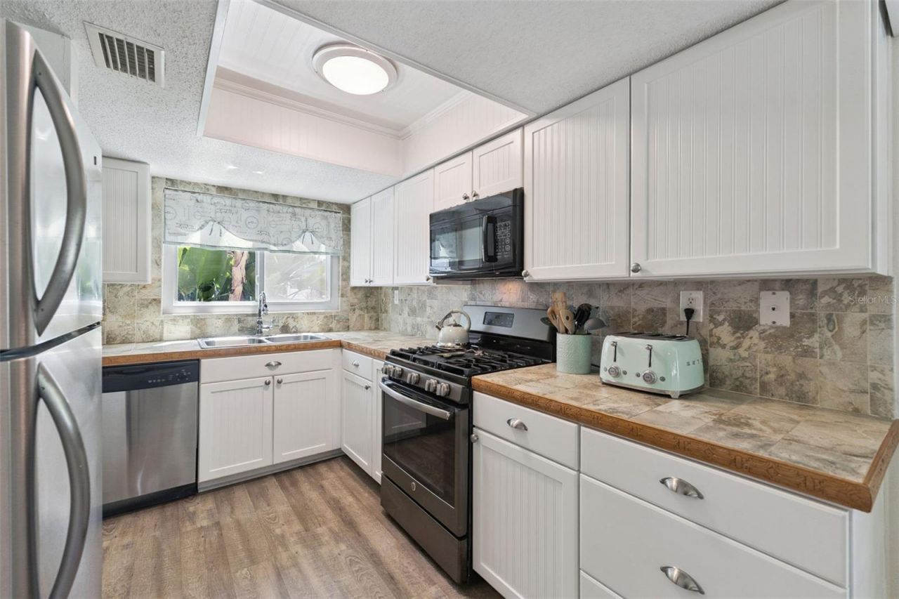 4001 Saxon Drive , New Smyrna Beach, FL 32169 Photo