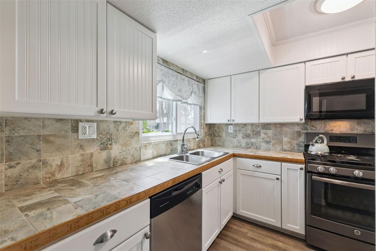 4001 Saxon Drive , New Smyrna Beach, FL 32169 Photo