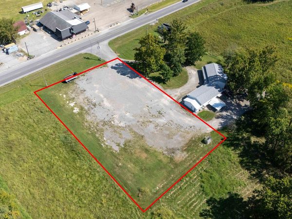 14963 37 Route , Johnston City, IL 62951