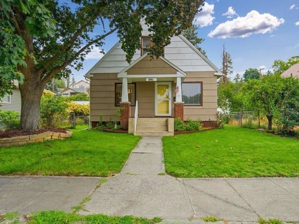 1724 W Cleveland Ave, Spokane, WA 99205