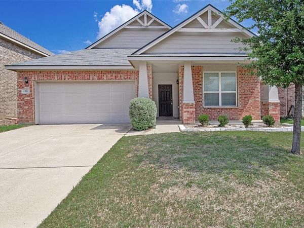 1521 Birds Eye Road, Fort Worth, TX 76177