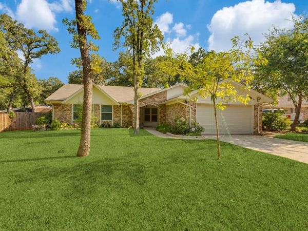 2946 Canyon Drive , Grapevine, TX 76051