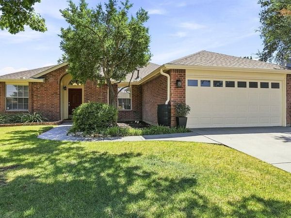 817 Redding Drive, Saginaw, TX 76131