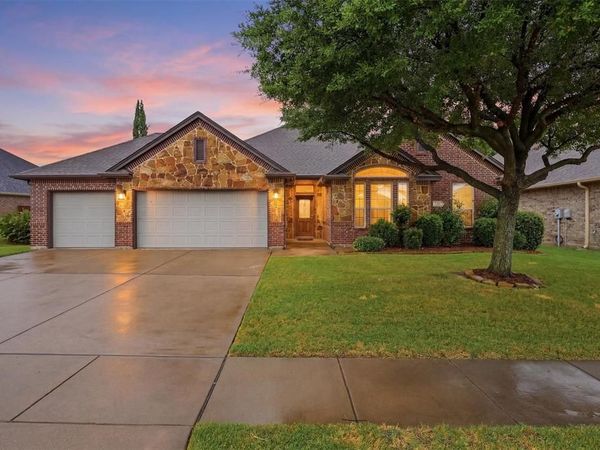 305 Delaware Street, Burleson, TX 76028