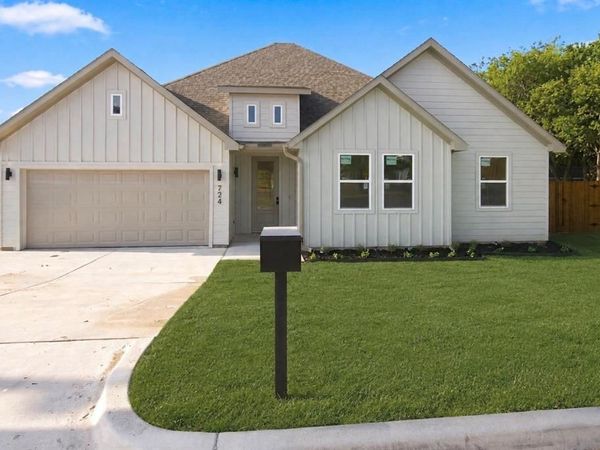 716 Dalton Street , Weatherford, TX 76086