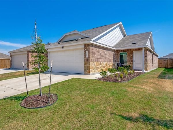 1352 Wedgeleaf Lane, Forney, TX 75126