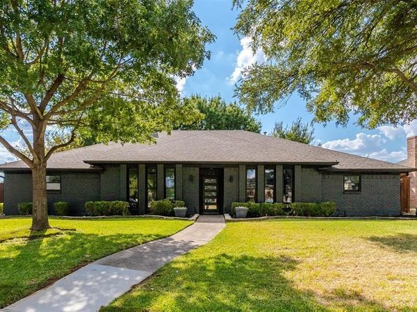 16801 Thomas Chapel Drive , Dallas, TX 75248