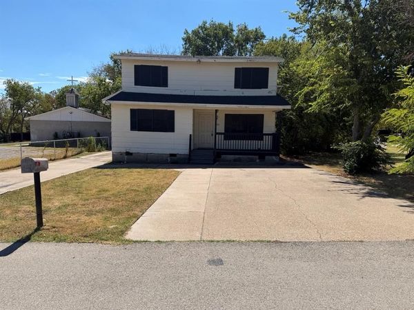 306 Lakey Road , Seagoville, TX 75159