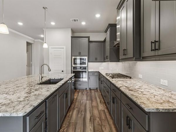 4717 Beaver Creek Drive, Arlington, TX 76005