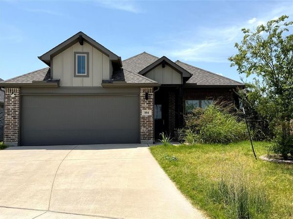 104 Tioga Circle, Waxahachie, TX 75165