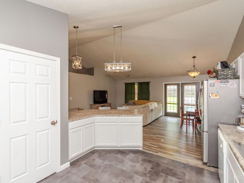 826 Lakengren Drive, Lakengren, OH 45320 Photo 15