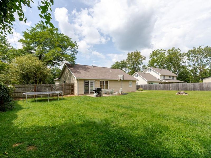 826 Lakengren Drive, Lakengren, OH 45320 Photo 9